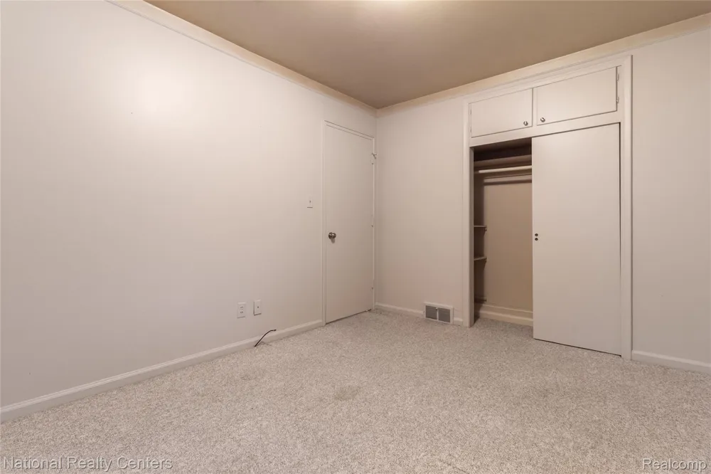 9051 Nathaline Redford Charter Township, MI 48239