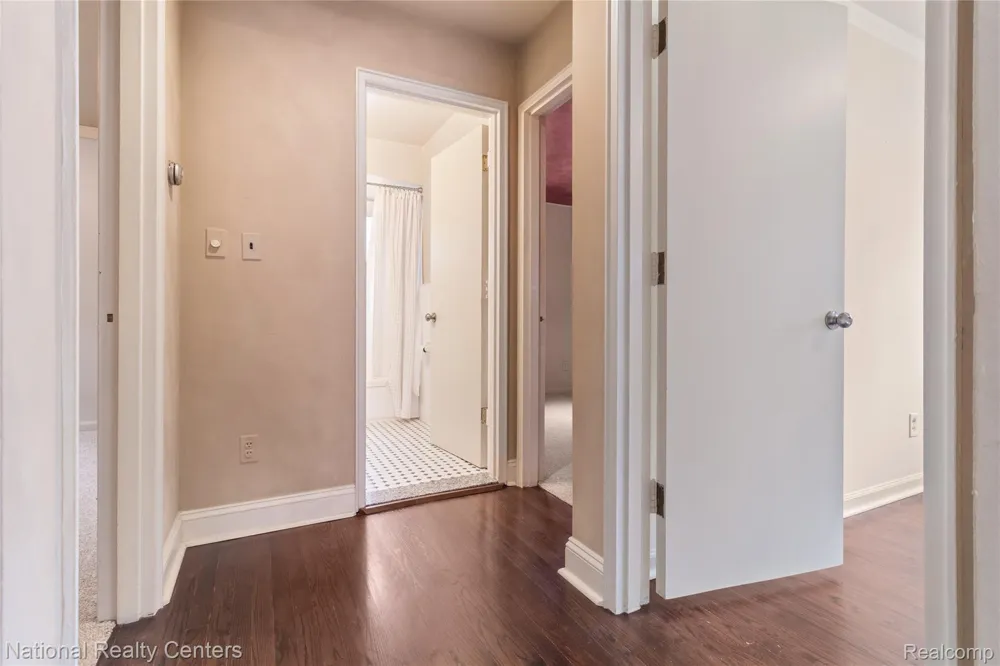 9051 Nathaline Redford Charter Township, MI 48239