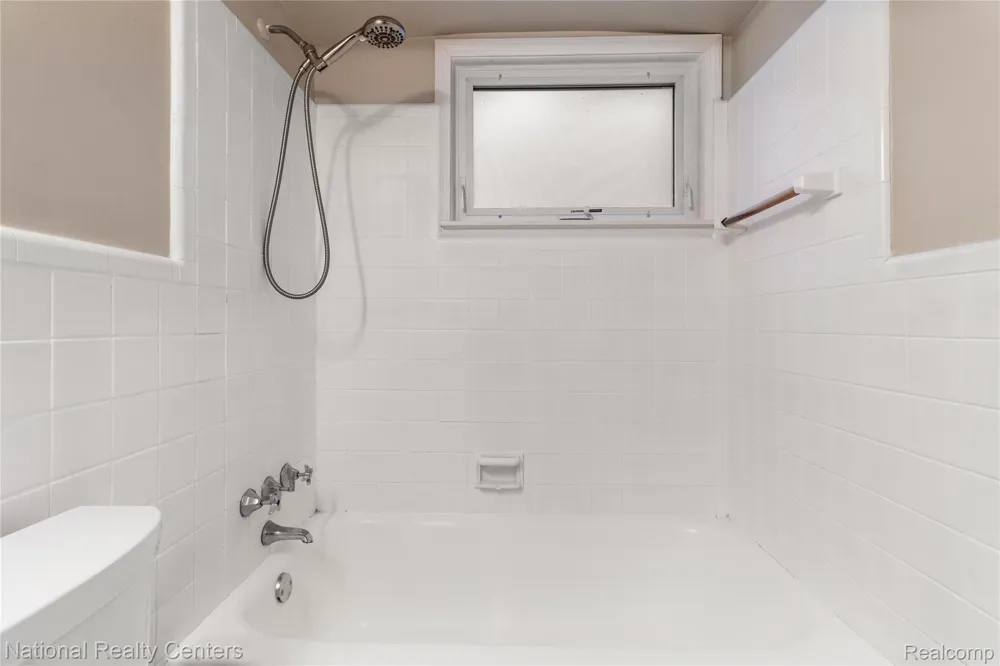 9051 Nathaline Redford Charter Township, MI 48239