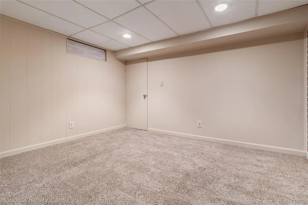 9051 Nathaline Redford Charter Township, MI 48239
