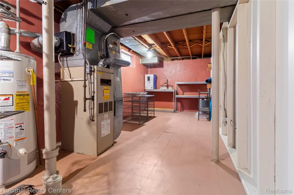 9051 Nathaline Redford Charter Township, MI 48239