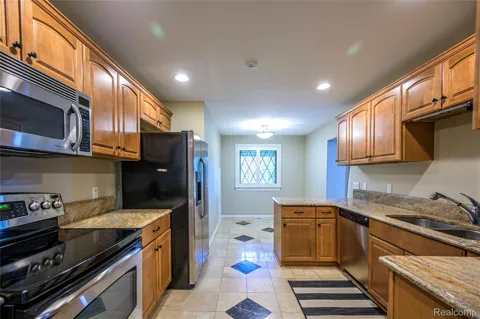 42160 Woodward Avenue #7