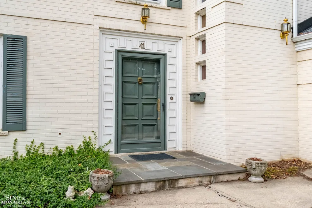 41 Beacon Hill Road Grosse Pointe Farms City, MI 48236