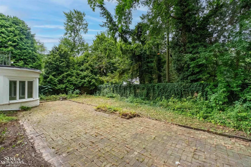 41 Beacon Hill Road Grosse Pointe Farms City, MI 48236