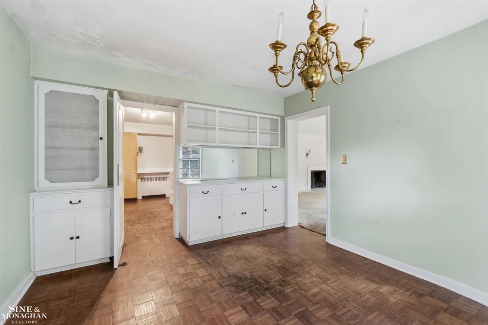 41 Beacon Hill Road Grosse Pointe Farms City, MI 48236