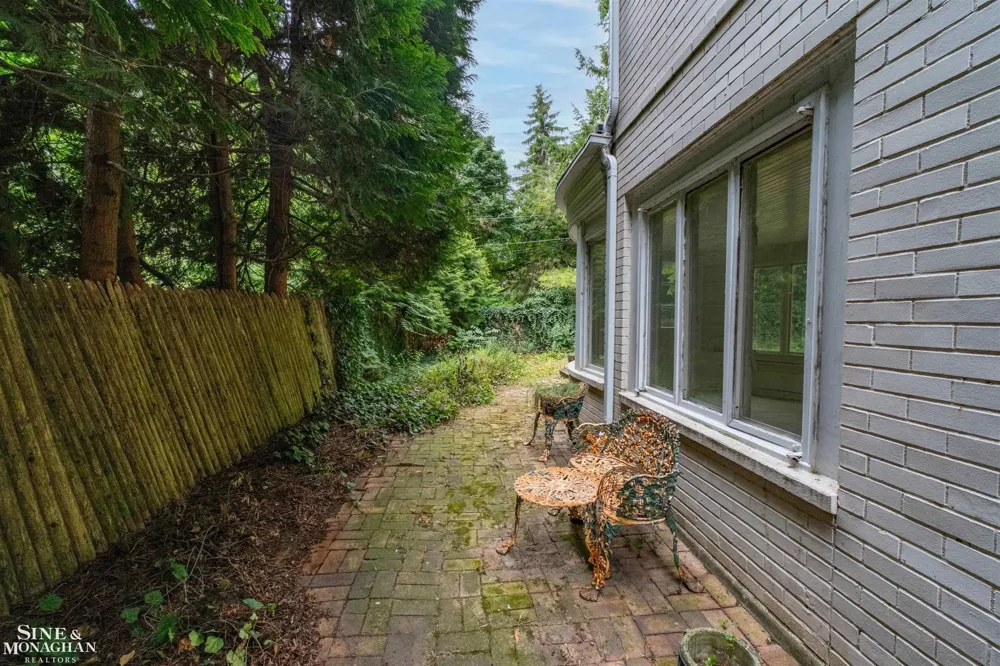 41 Beacon Hill Road Grosse Pointe Farms City, MI 48236