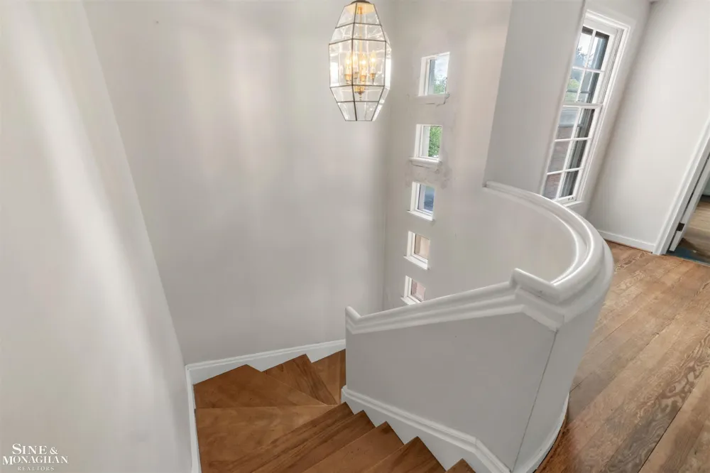 41 Beacon Hill Road Grosse Pointe Farms City, MI 48236