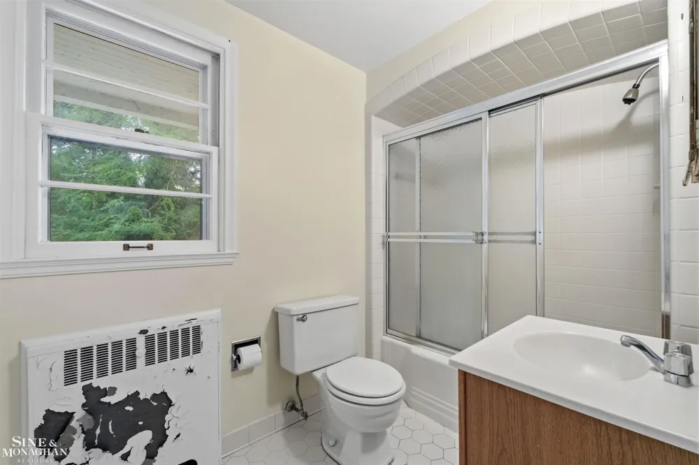 41 Beacon Hill Road Grosse Pointe Farms City, MI 48236