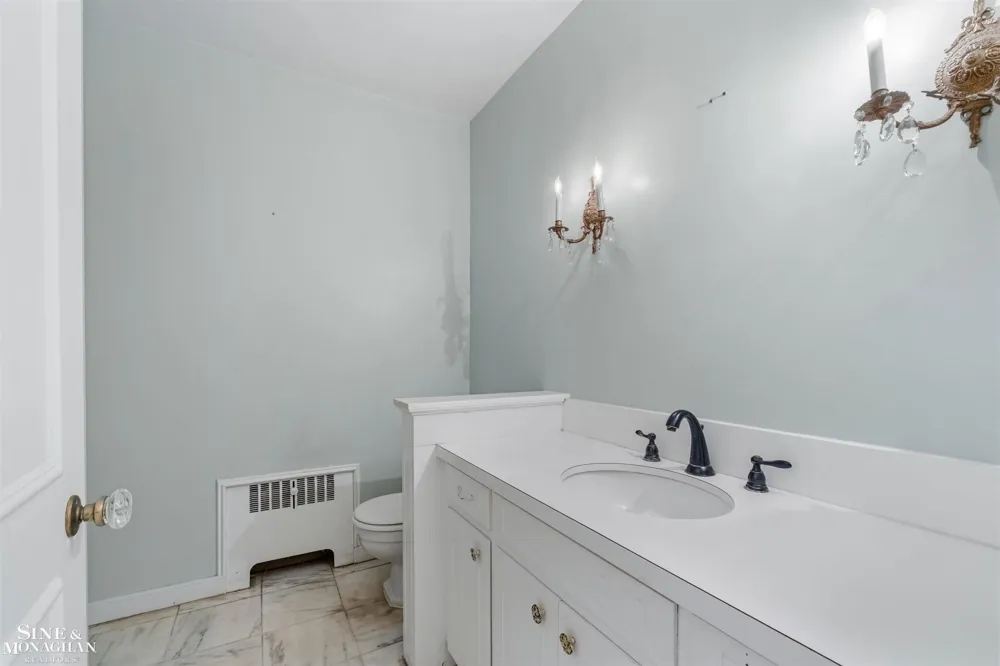 41 Beacon Hill Road Grosse Pointe Farms City, MI 48236