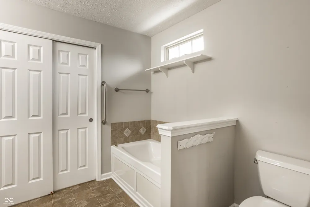 1746 Stonewall Circle Greenfield, IN 46140
