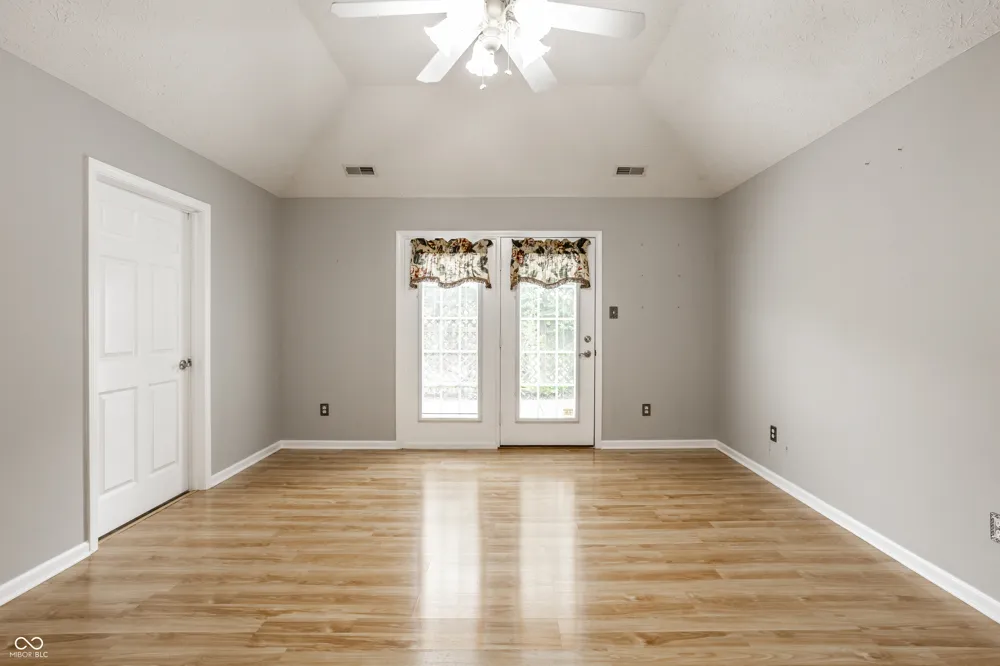 1746 Stonewall Circle Greenfield, IN 46140