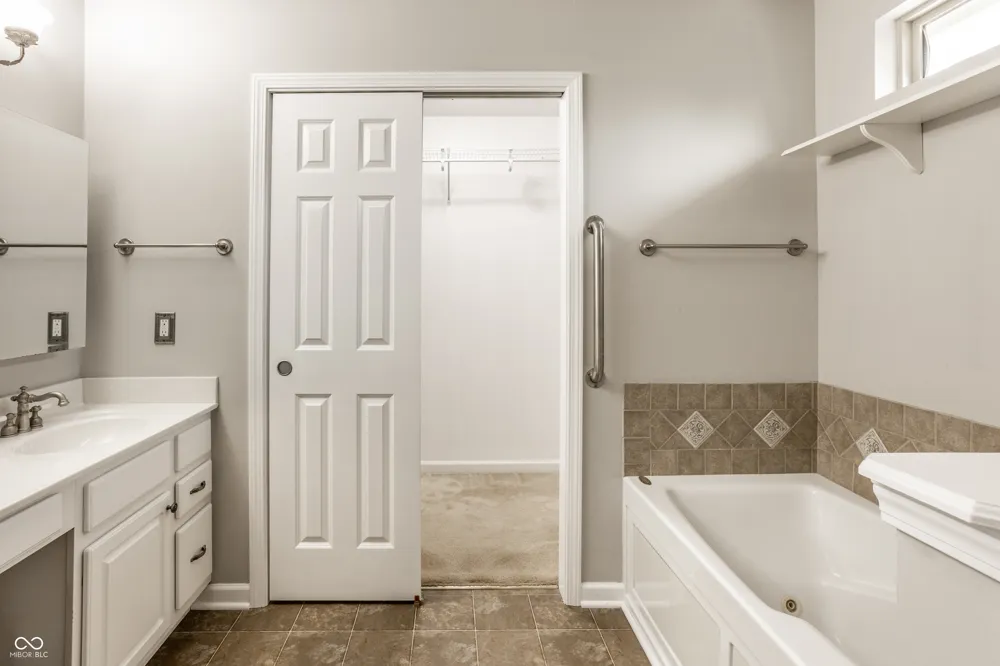 1746 Stonewall Circle Greenfield, IN 46140