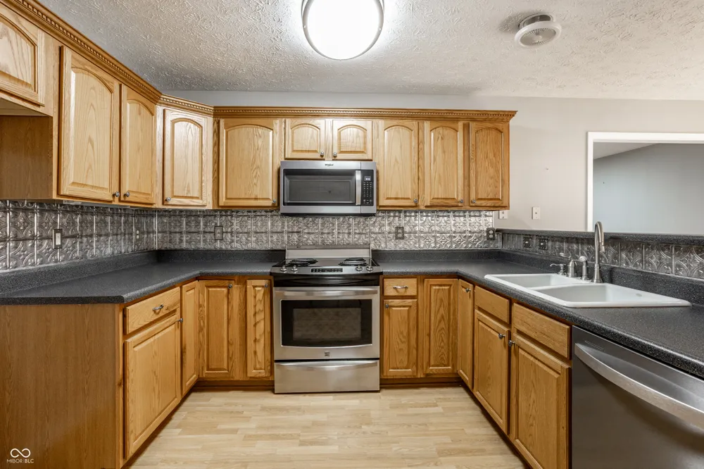 1746 Stonewall Circle Greenfield, IN 46140