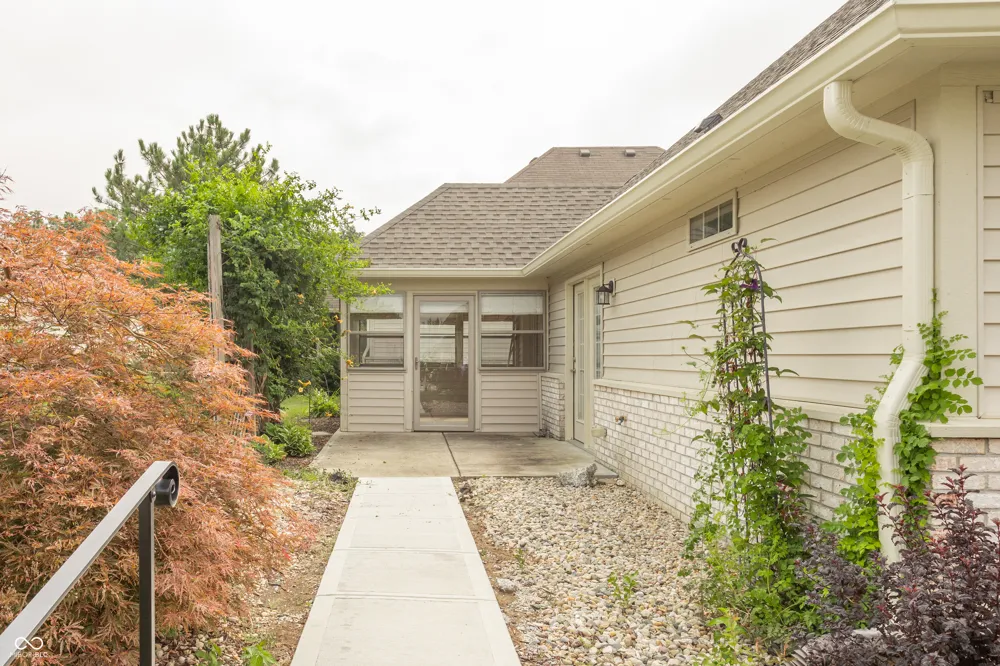 1746 Stonewall Circle Greenfield, IN 46140