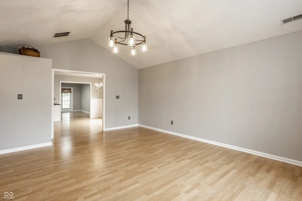1746 Stonewall Circle Greenfield, IN 46140