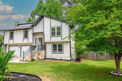 10175 Old Woodland Entry NE