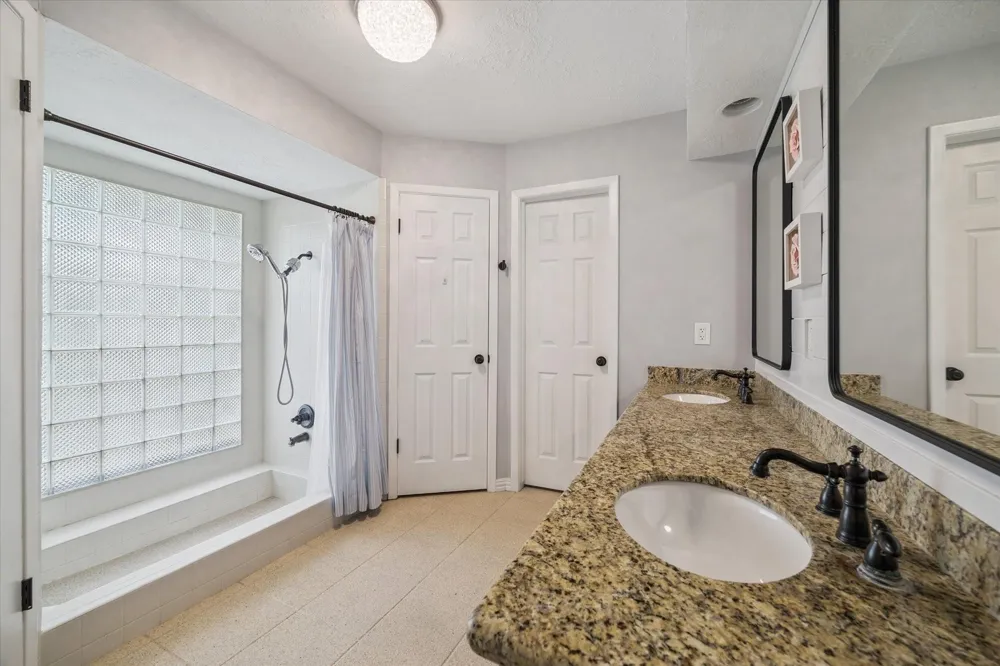 2007 Seven Oaks Drive Kingwood, TX 77339