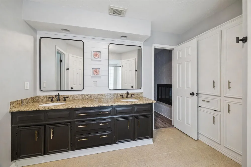2007 Seven Oaks Drive Kingwood, TX 77339
