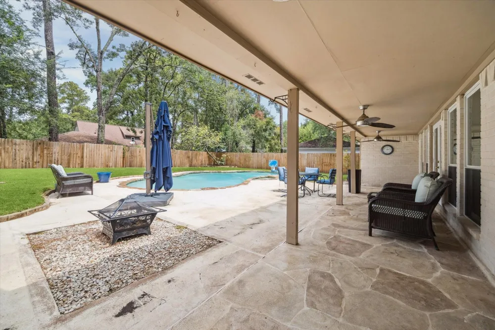 2007 Seven Oaks Drive Kingwood, TX 77339