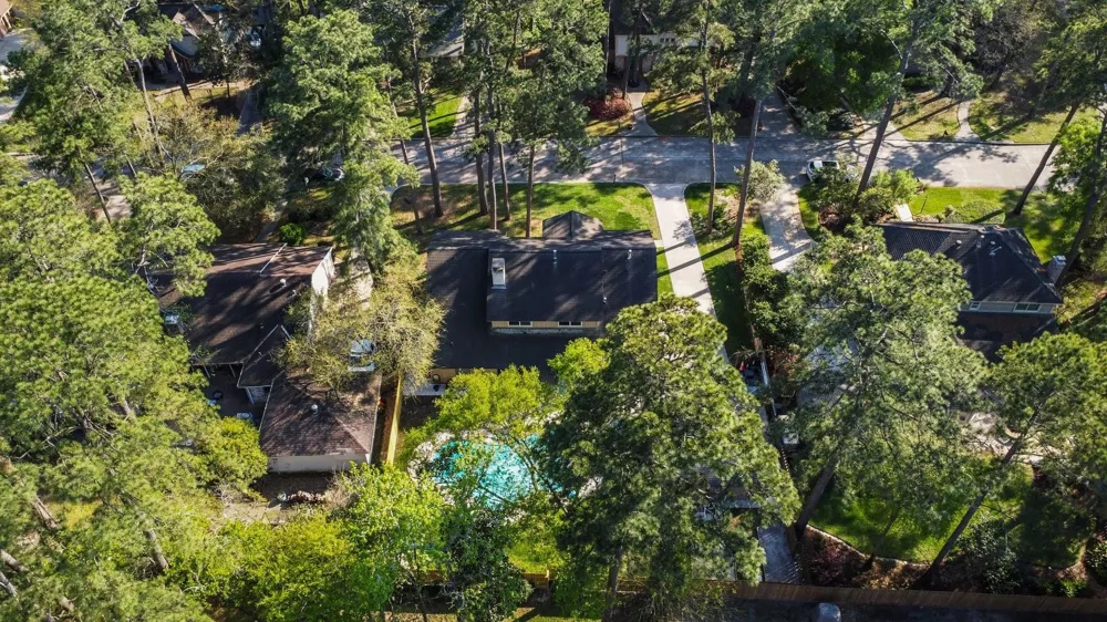 2007 Seven Oaks Drive Kingwood, TX 77339