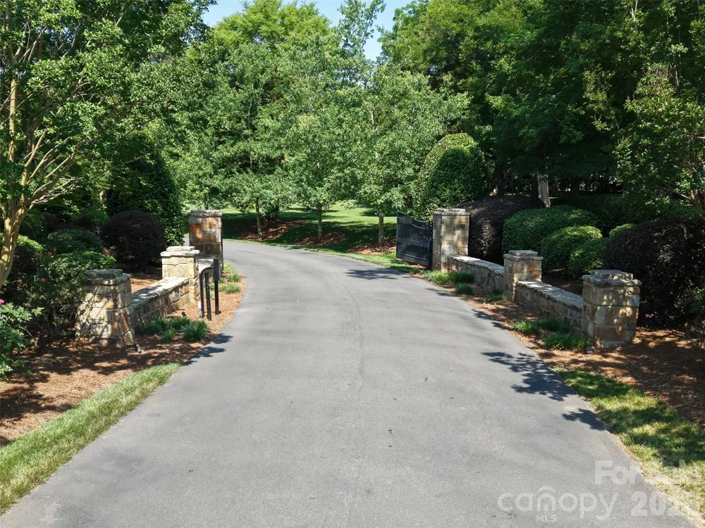 8611 Kerns Meadow Lane Huntersville, NC 28078