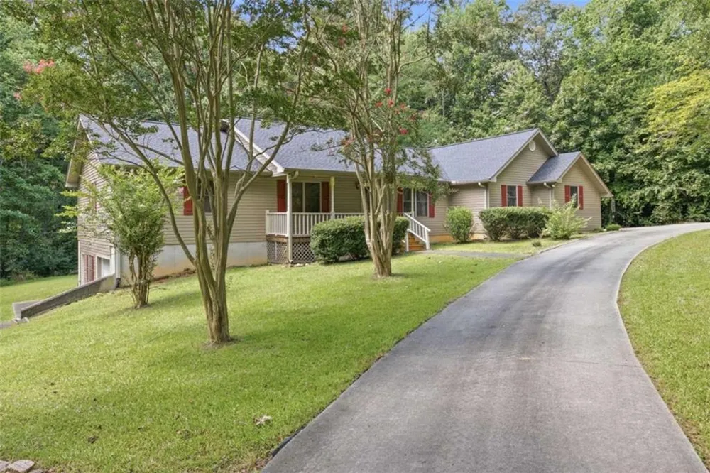 2600 Level Grove Road Cornelia, GA 30531