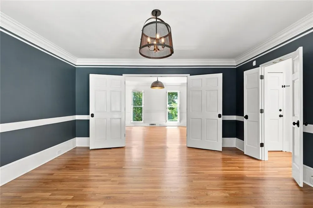 7680 Dunvegan Close Sandy Springs, GA 30350