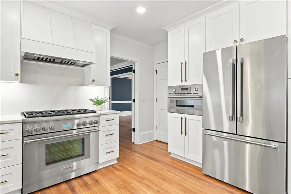 7680 Dunvegan Close Sandy Springs, GA 30350