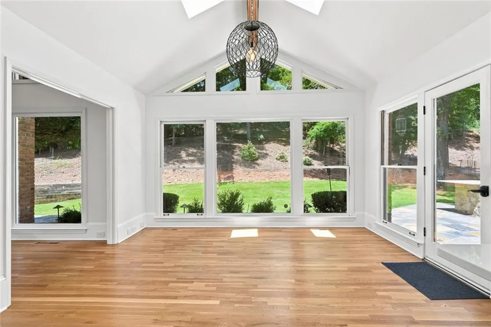 7680 Dunvegan Close Sandy Springs, GA 30350