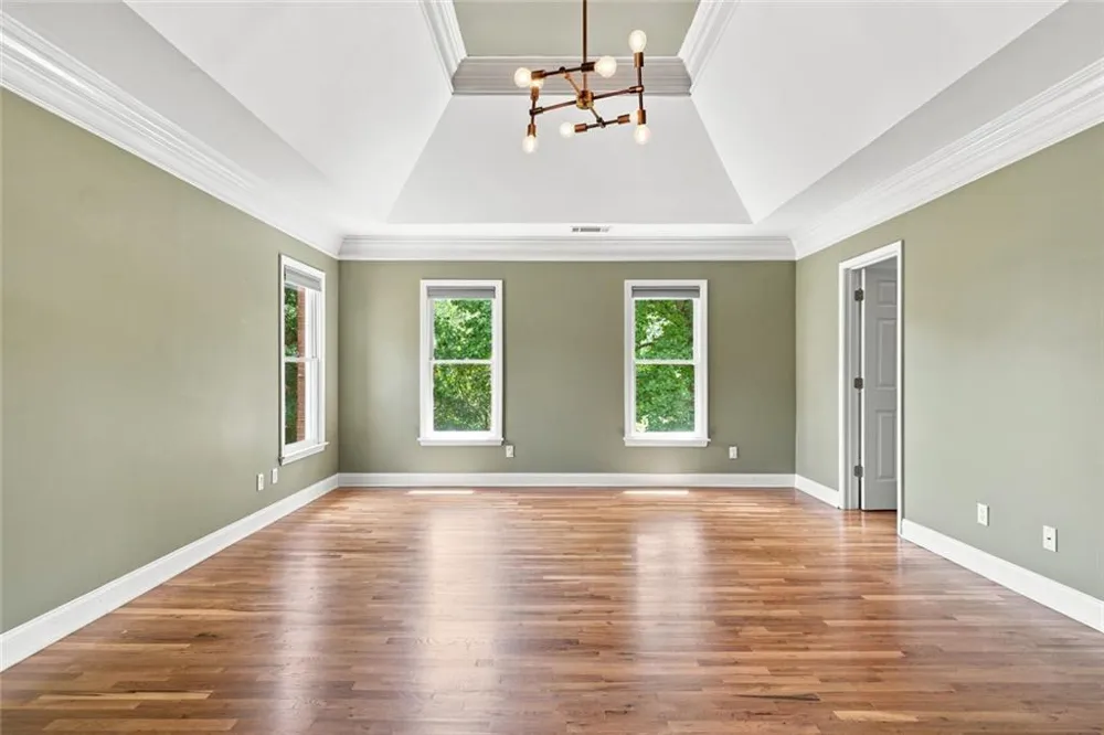 7680 Dunvegan Close Sandy Springs, GA 30350