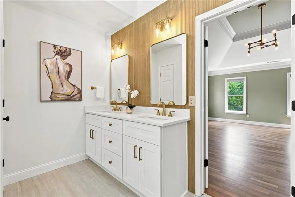 7680 Dunvegan Close Sandy Springs, GA 30350