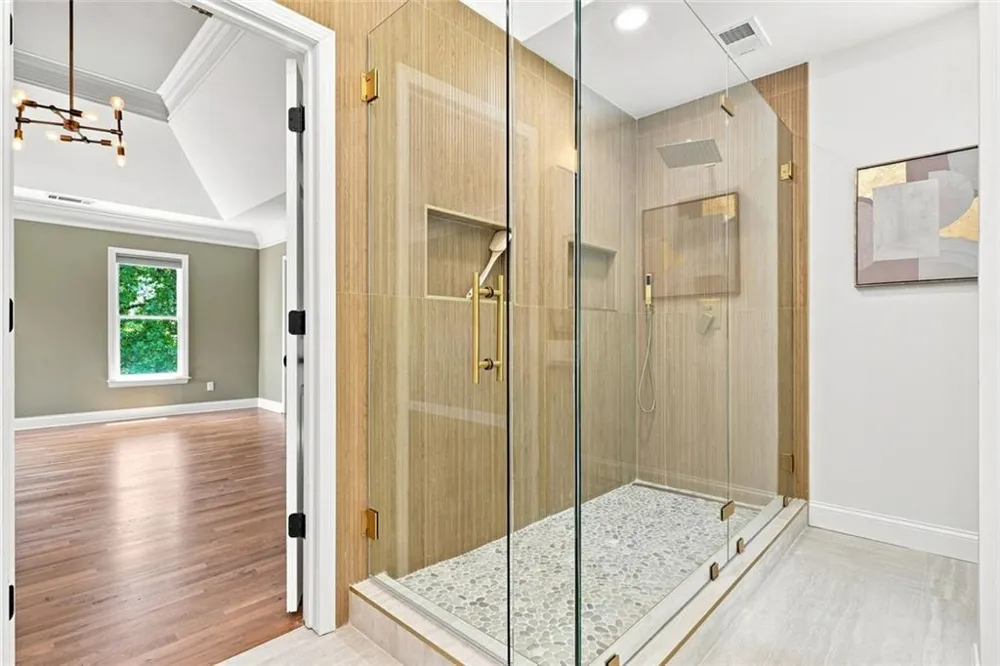 7680 Dunvegan Close Sandy Springs, GA 30350