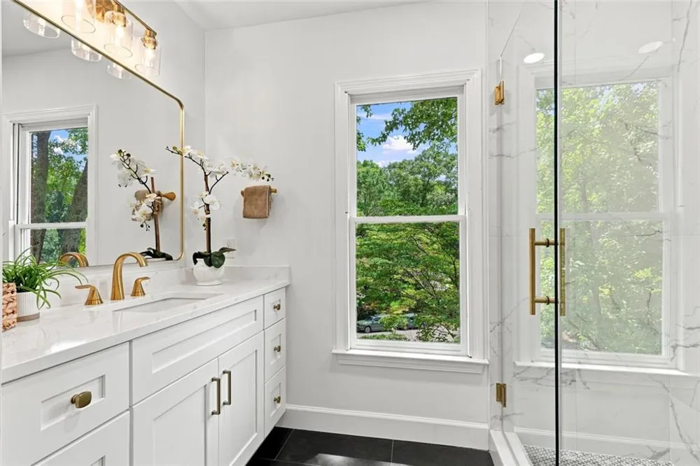 7680 Dunvegan Close Sandy Springs, GA 30350
