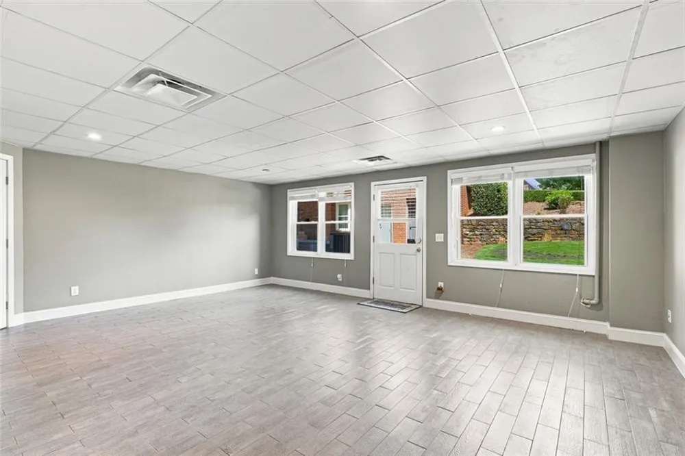 7680 Dunvegan Close Sandy Springs, GA 30350