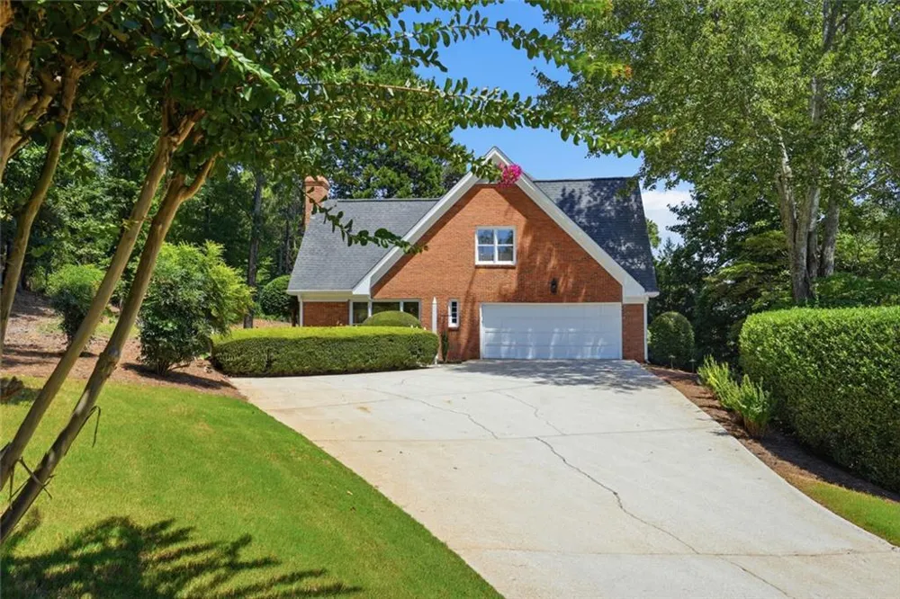 7680 Dunvegan Close Sandy Springs, GA 30350