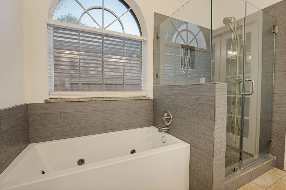 3925 Silver Meadow Lane Grand Prairie, TX 75052
