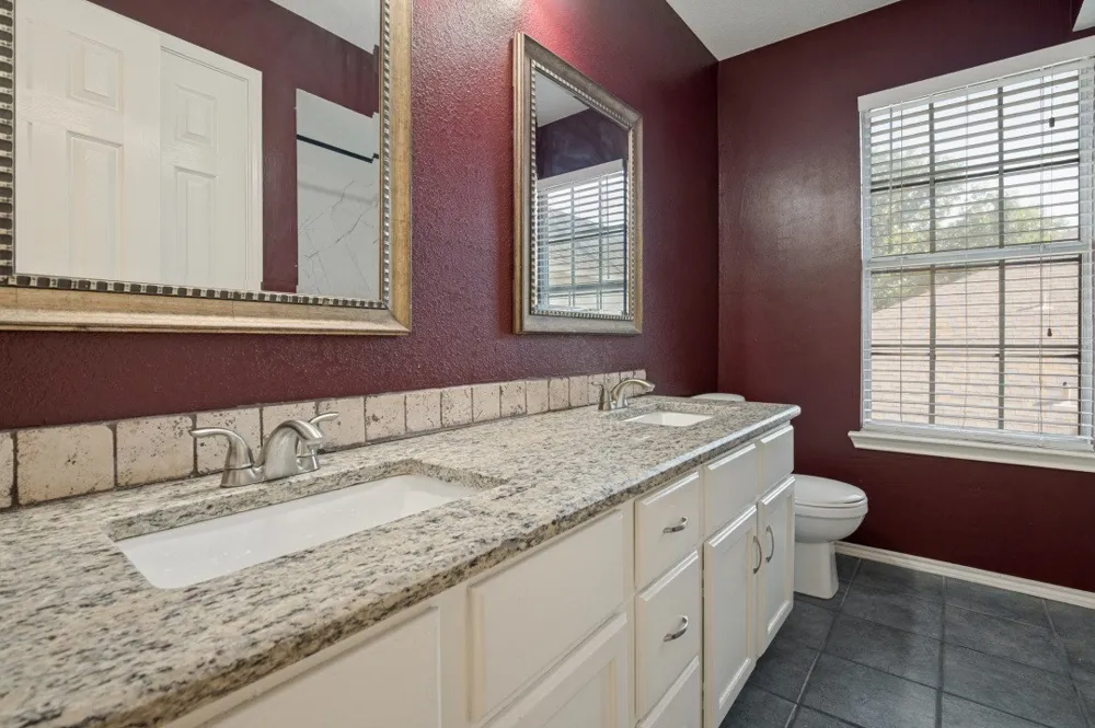 3925 Silver Meadow Lane Grand Prairie, TX 75052