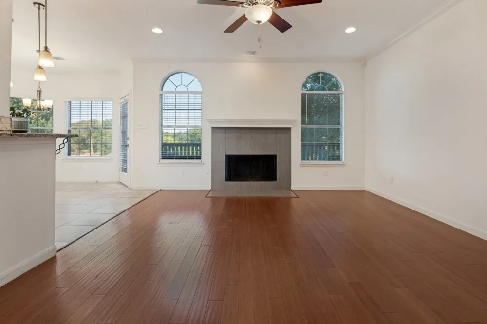3925 Silver Meadow Lane Grand Prairie, TX 75052