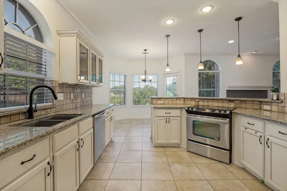 3925 Silver Meadow Lane Grand Prairie, TX 75052