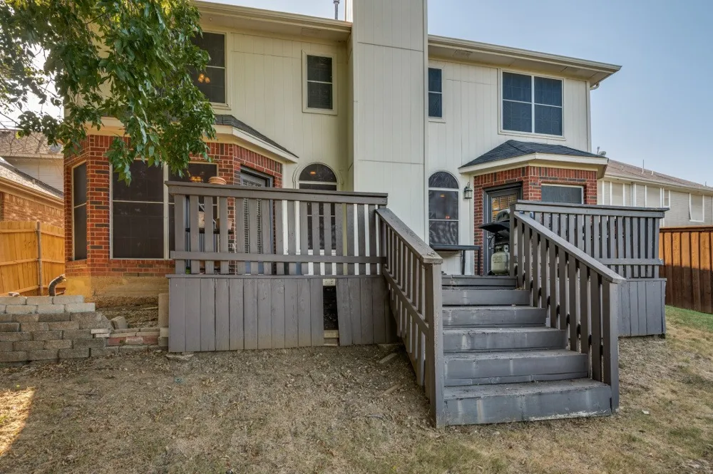 3925 Silver Meadow Lane Grand Prairie, TX 75052