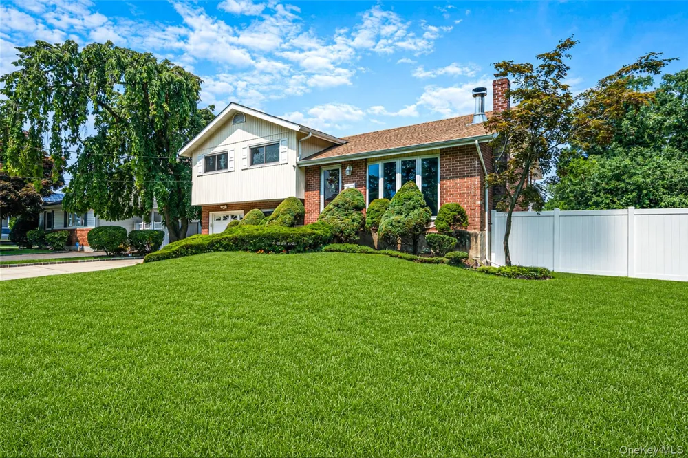 41 Orchard Street Farmingdale, NY 11735