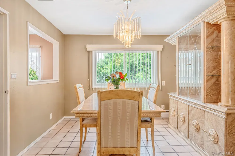 41 Orchard Street Farmingdale, NY 11735