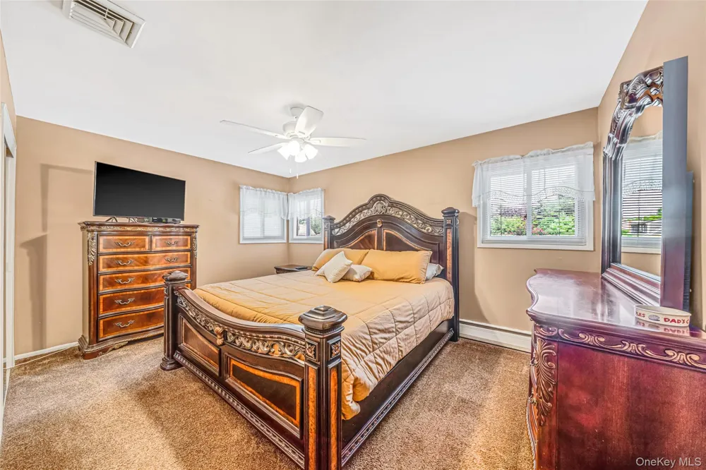 41 Orchard Street Farmingdale, NY 11735
