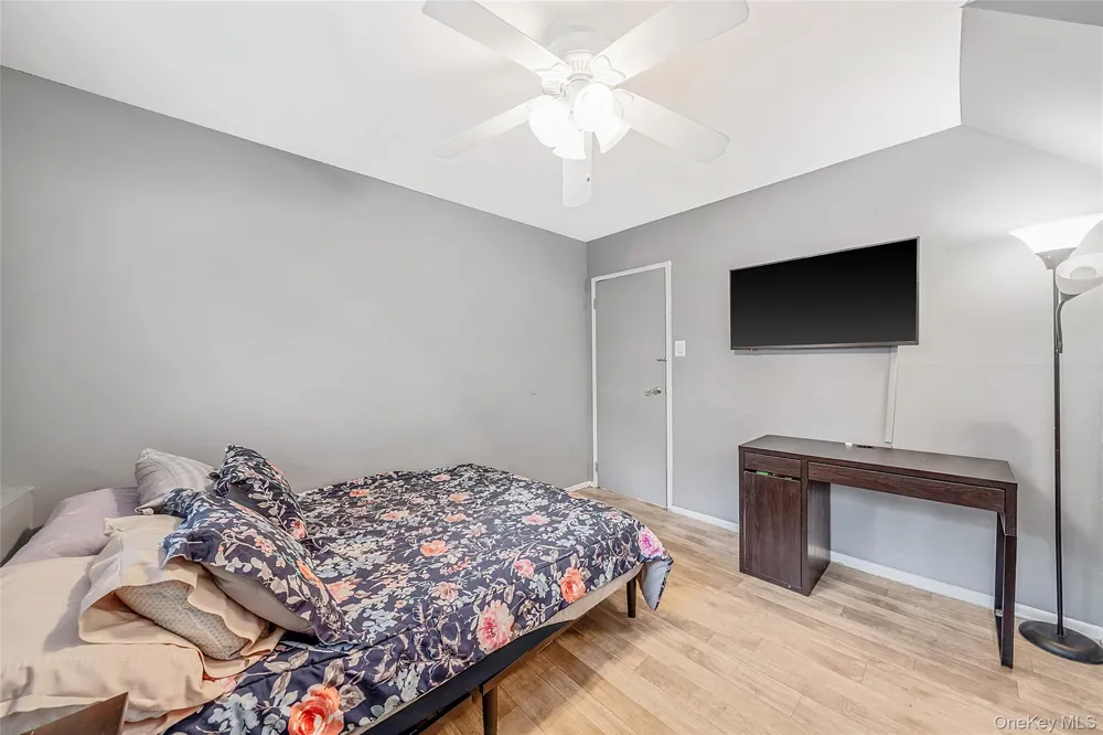 41 Orchard Street Farmingdale, NY 11735
