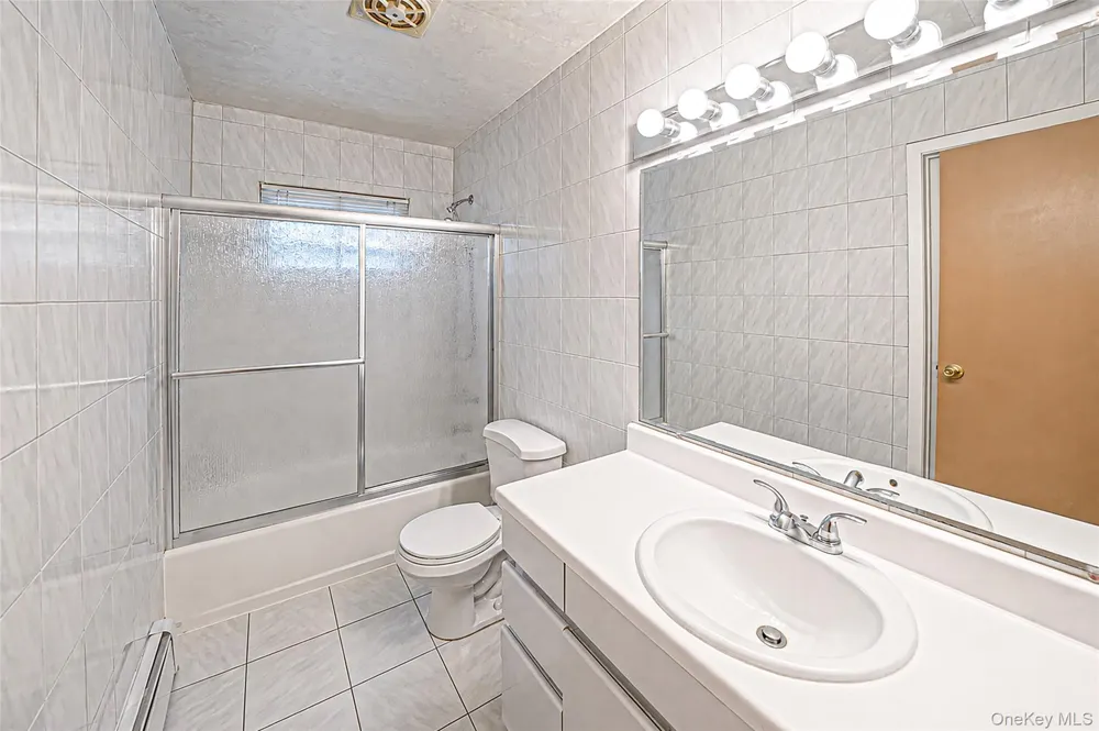 41 Orchard Street Farmingdale, NY 11735