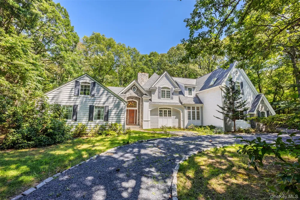 23 Cliff Road Belle Terre, NY 11777
