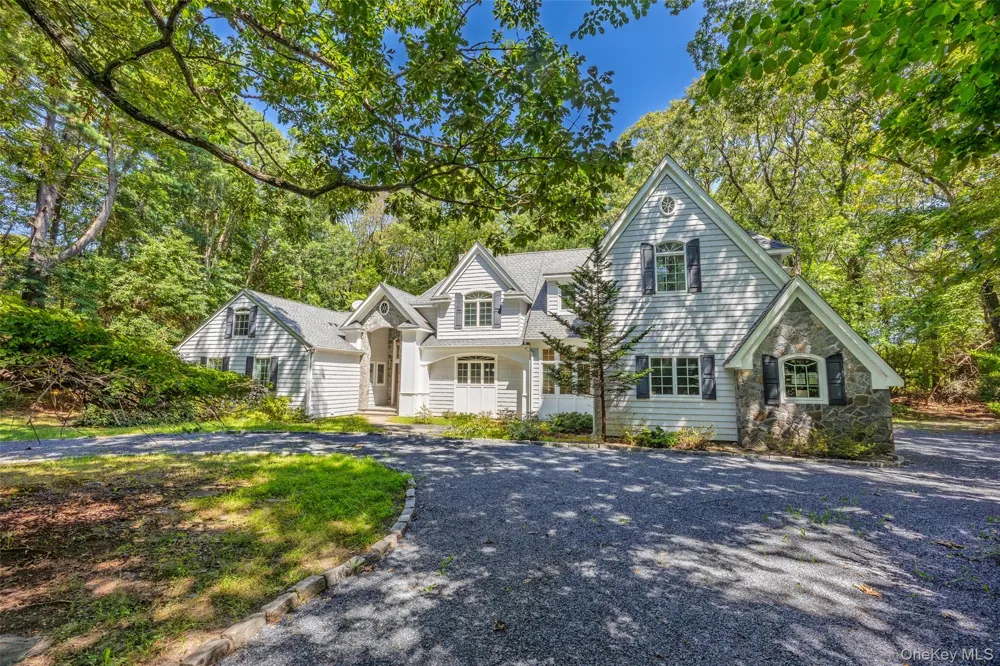 23 Cliff Road Belle Terre, NY 11777