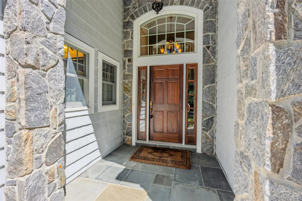 23 Cliff Road Belle Terre, NY 11777
