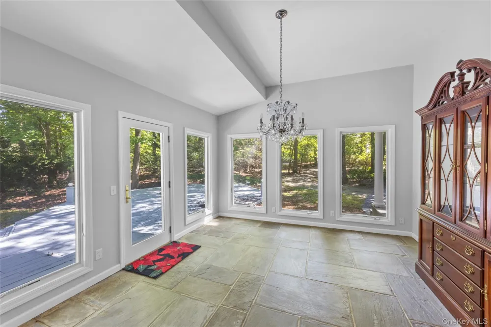 23 Cliff Road Belle Terre, NY 11777
