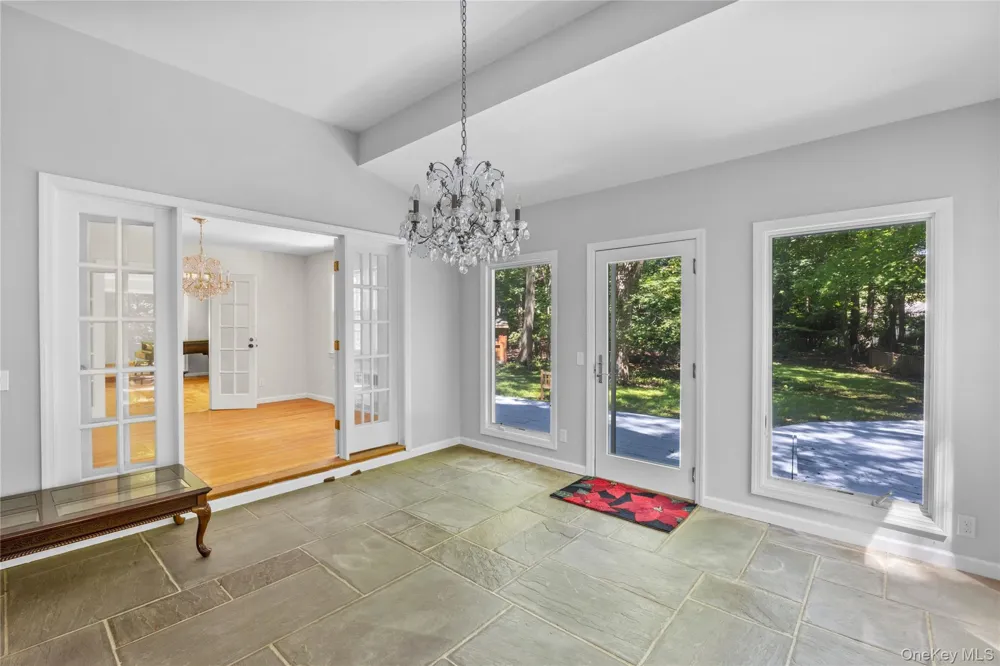 23 Cliff Road Belle Terre, NY 11777